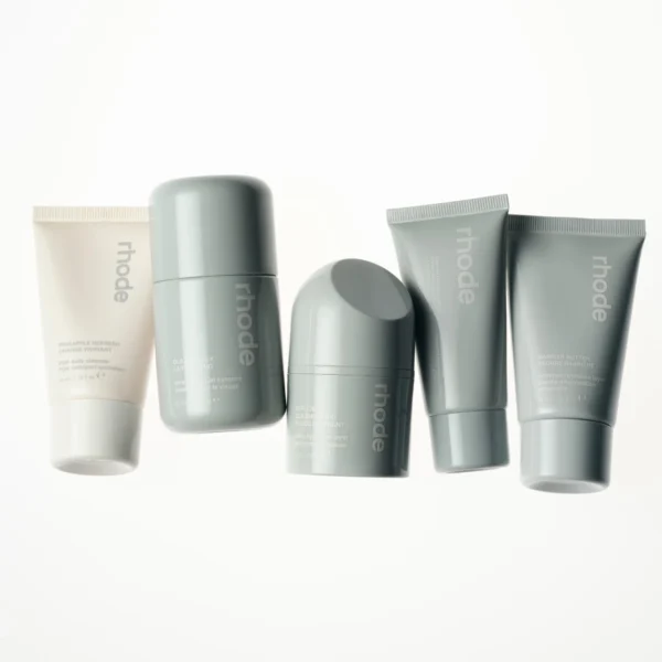 THE TRAVEL SET